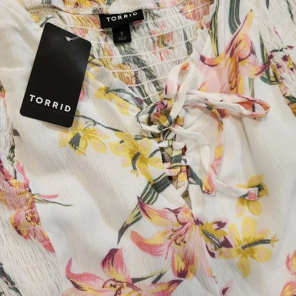 torrid White Floral Tie-Front Peasant Blouse - Picture 3 of 10